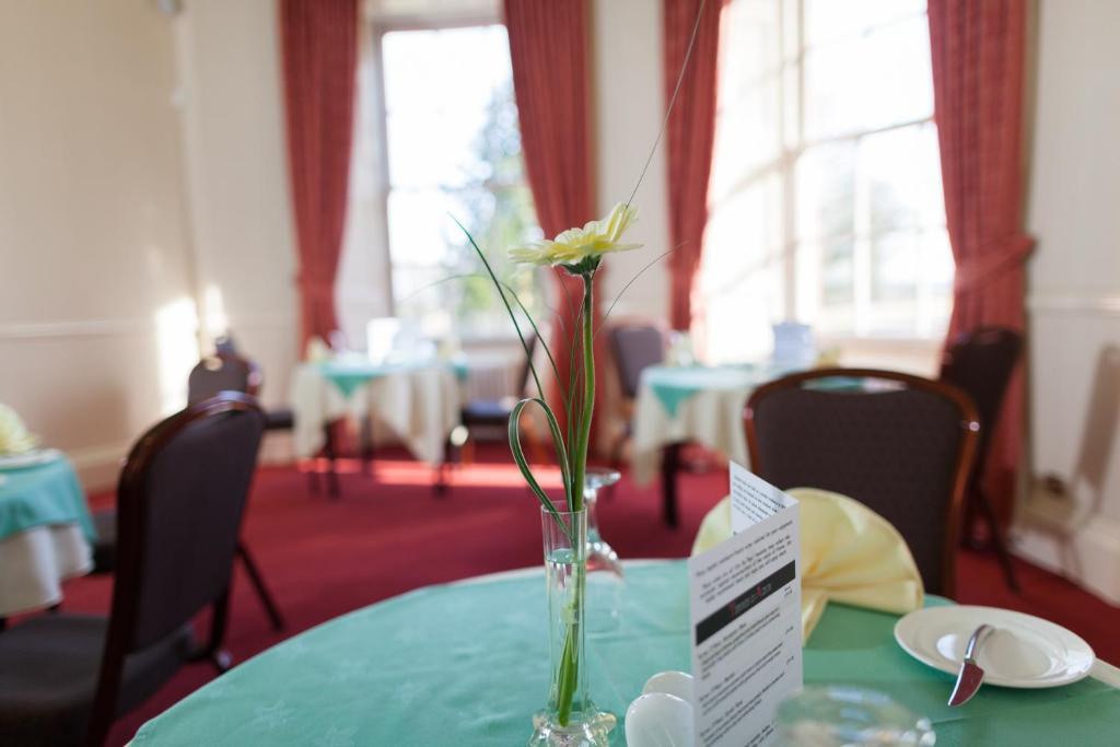 Woodland House Hotel Dumfries Buitenkant foto
